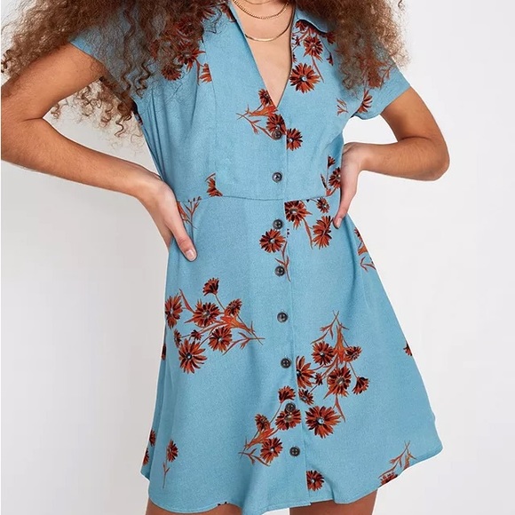 Urban Outfitters Mallory Floral Button-Through Mini Dress - Picture 3 of 9